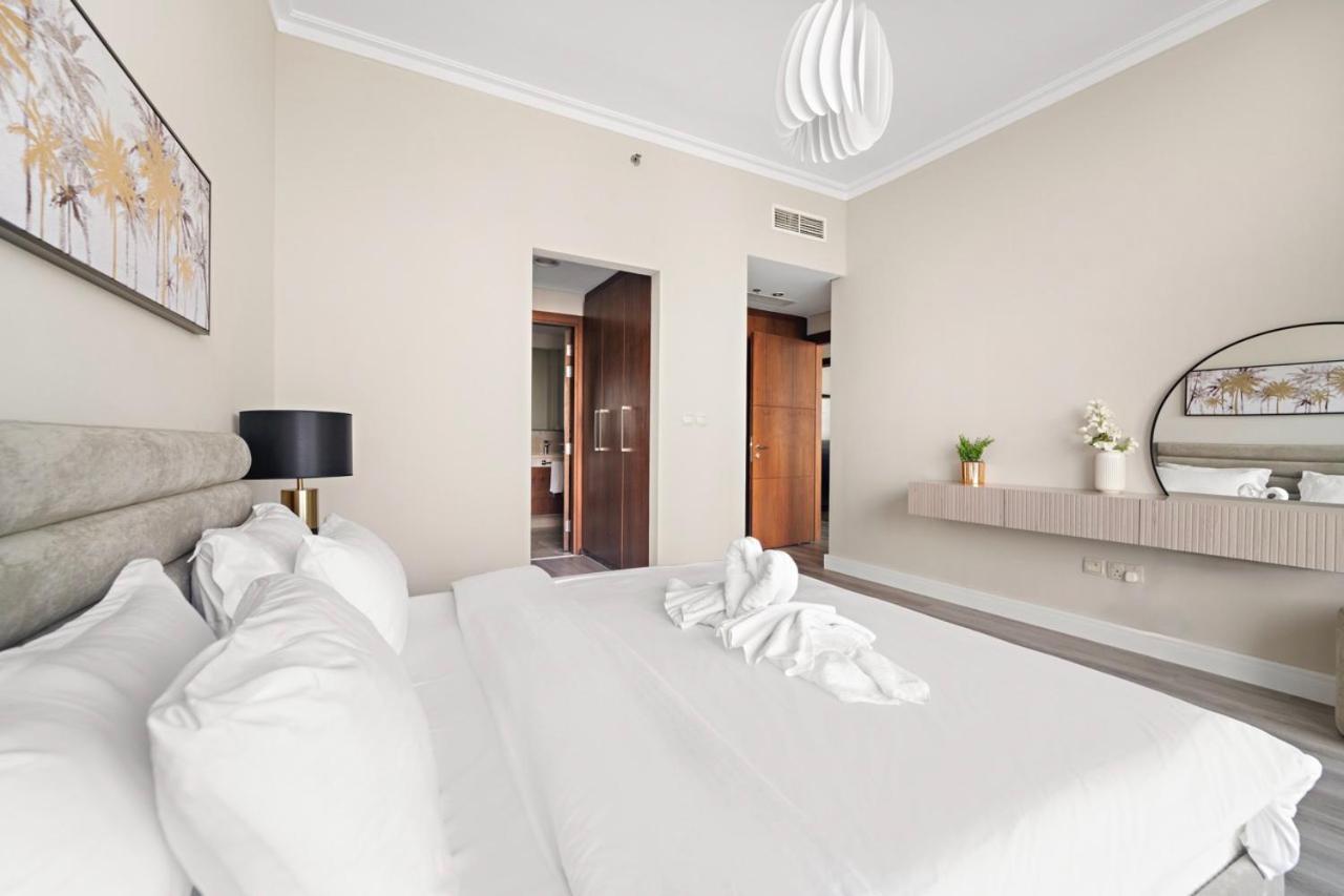 First Class 3Br With Full Burj Khalifa And Fountain View Dubai Luaran gambar