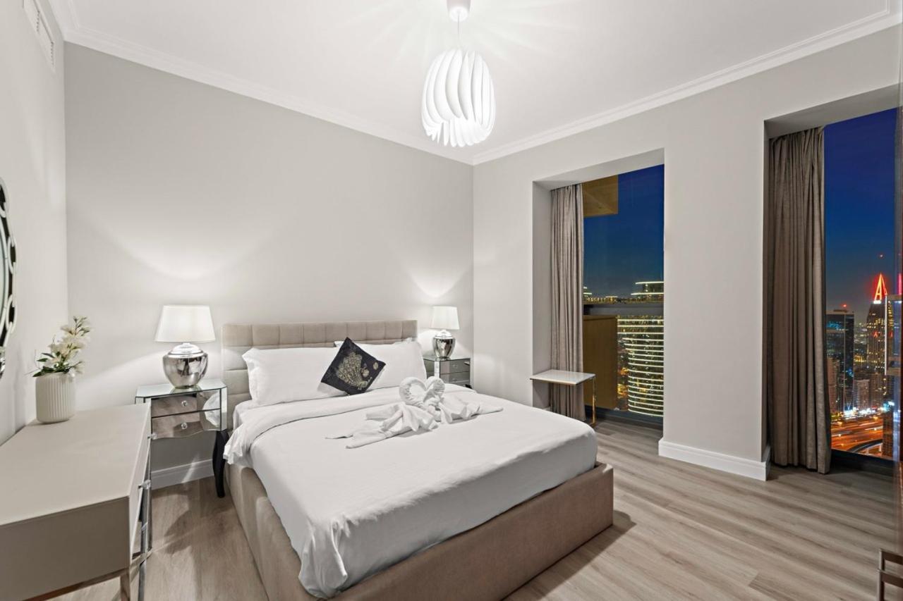 First Class 3Br With Full Burj Khalifa And Fountain View Dubai Luaran gambar