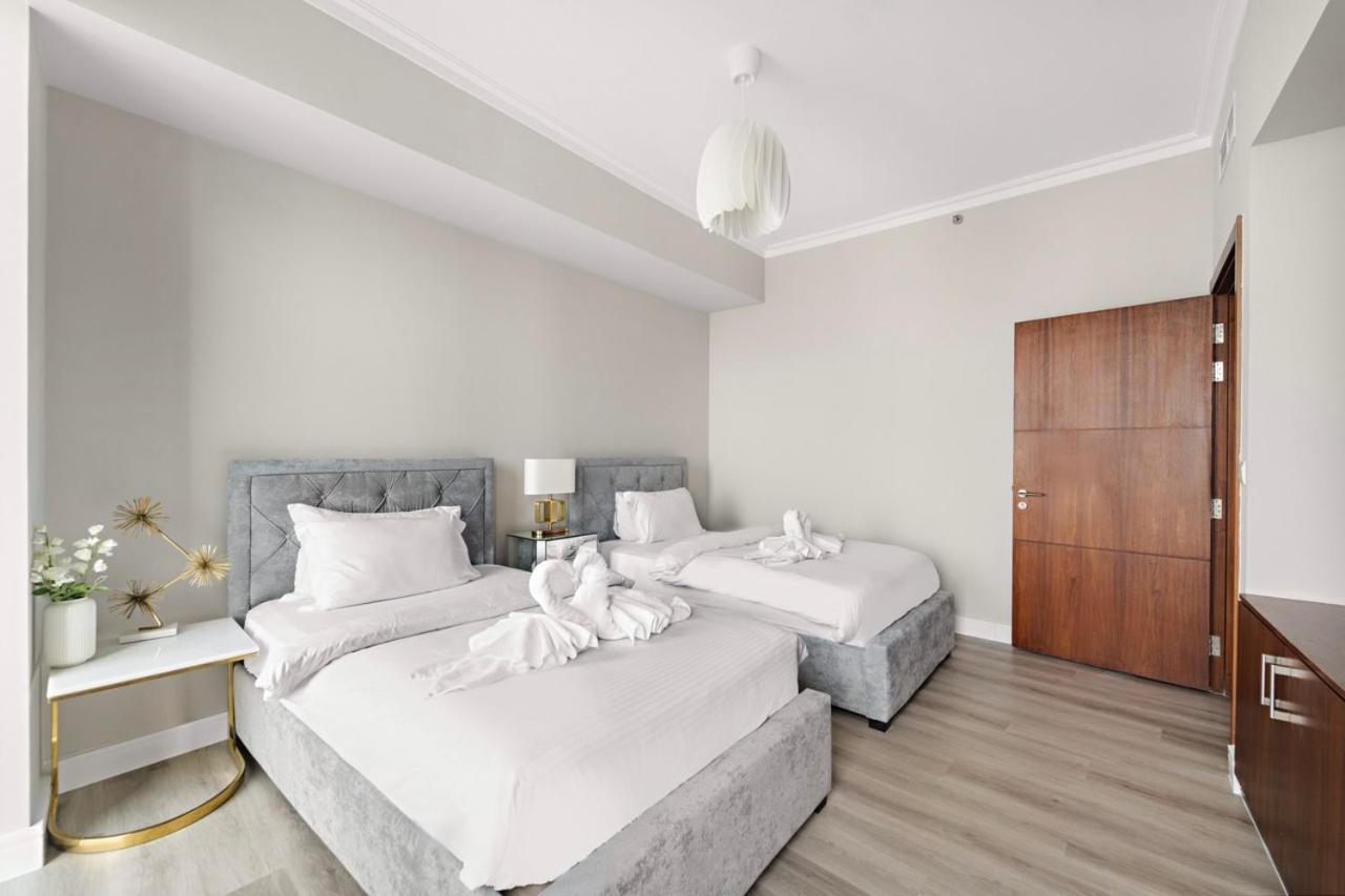 First Class 3Br With Full Burj Khalifa And Fountain View Dubai Luaran gambar